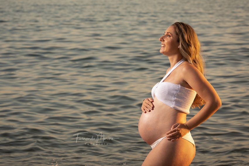 Reportaje de Embarazada en la Playa. 10 razones por las deberías hacerlo